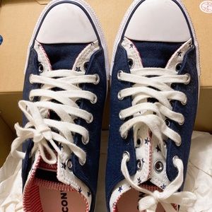 Converse size 9